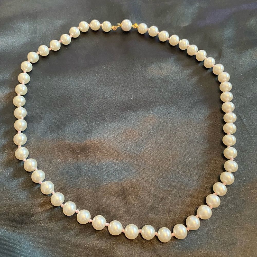 Vintage Faux Pearl Necklace 